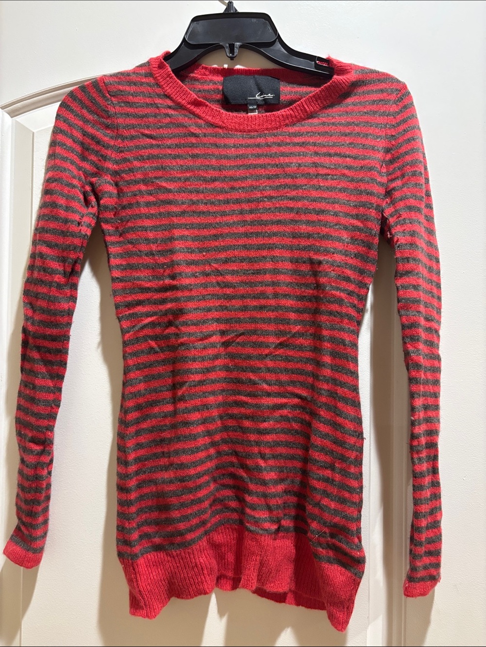 Line Striped Red and Gray Women’s Crewneck Cashmere Fitted Sweater XS